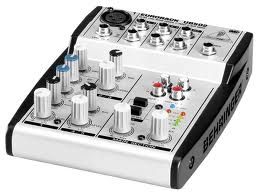 MESA BEHRINGER UB502 NOVINHA